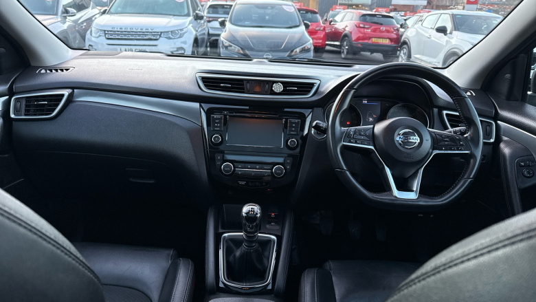 Nissan Qashqai 1.3 DiG-T Tekna 5dr Petrol Hatchback